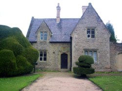Inside Newstead Abbey gardens Wallpaper
