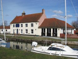 The Pleasure Boat Inn Pub near Hickling Broad Wallpaper