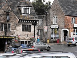 Town of Corfe Castle on an August afternoon Wallpaper