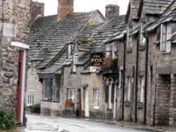 You don't get much more English than this..... Wallpaper