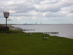 Looking towards Gt. Yarmouth Wallpaper