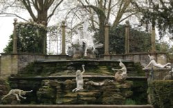 York House Gardens Statues Wallpaper