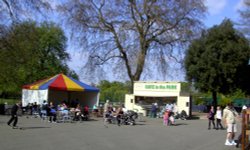 Cafe In The Park Wallpaper