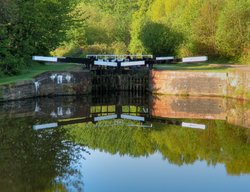 Lock gates at Tinsley, South Yorkshire Wallpaper