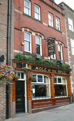 Hole in the Wall Pub