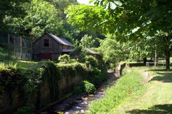 Building in the grounds. Wallpaper