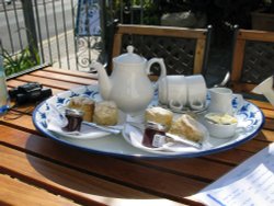 Cream tea for two Wallpaper