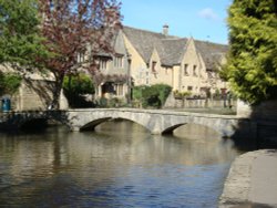 Bourton on the Water Wallpaper