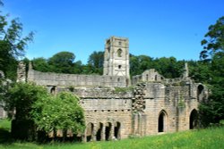 Fountains Abbey, North Yorkshire. Wallpaper
