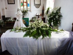 Holy Trinity Church Flower Festival, Wedding Theme Wallpaper