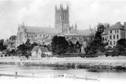 Worcester Cathedral Wallpaper