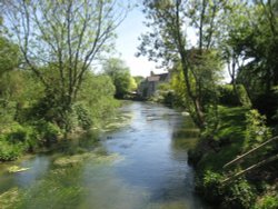 River Coln at Fairford Wallpaper