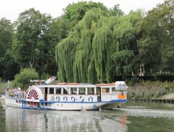 Paddle steamer on the Thames at Richmond