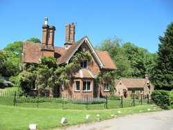 The Lodge, Chenies Wallpaper