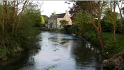 River Coln - Fairford Wallpaper