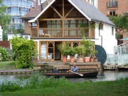 Sunday afternoon row Wallpaper