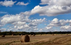 September clouds Wallpaper