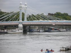 Kayaking on The Thames Wallpaper