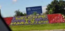 Welcome to Marazion flowerbed Wallpaper