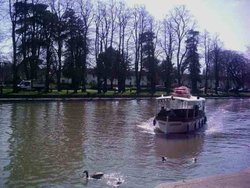 Evesham - First Spring Cruise on the River Avon - Part 1 Wallpaper
