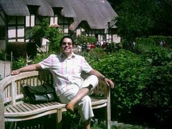 Stratford upon Avon - Anne Hathaway's Cottage in Bloom - Part 3 Wallpaper