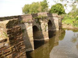 The bridge and the River Avon in Pershore