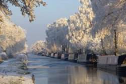 Canal Boats near Fradley Junction Wallpaper