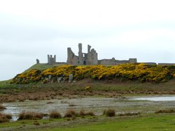 Dunstanburgh Castle Wallpaper