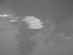 Ice flows on the River Severn Wallpaper