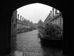 Cathedral Close Wallpaper