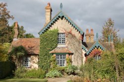 Garden Cottage Wallpaper