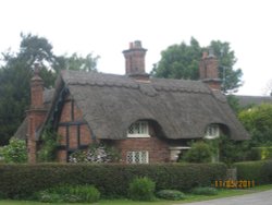 Thatch cottage Wallpaper