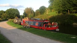 Red in the Evening Wallpaper