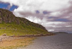 Cliffs above Staffin Bay Wallpaper