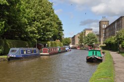 Leeds to Liverpool canal Wallpaper