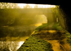 Misty morning on the South Yorkshire Canal Wallpaper