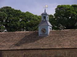 Stableyard Clock Wallpaper