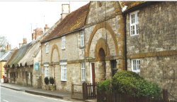 PODINGTON VILLAGE Wallpaper