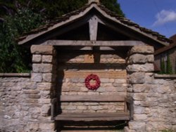 Purse Caundle Wallpaper