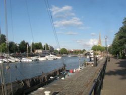 Harbourside Walk Wallpaper