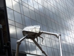 Suburbian alien Wallpaper