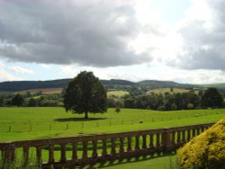 Sudeley Castle, Hop Field Wallpaper