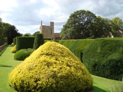 Sudeley Castle, Queen's Garden Wallpaper