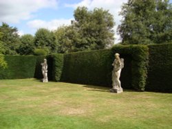 Statues in the Knot Garden Wallpaper