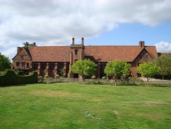 Lawn near the Old Palace Wallpaper