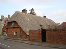 Thatched cottage in Winchester Road