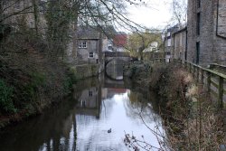 Silent Canal In Skipton Wallpaper