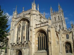 The west front of Gloucester Cathedral. Wallpaper