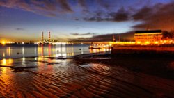 Bawley Bay, Gravesend Wallpaper