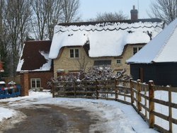 Podington Snow scene Wallpaper